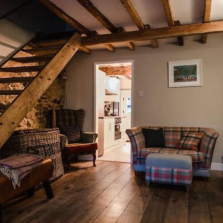 1800 Period Grade 2 Listed Cottage Addingham Экстерьер фото