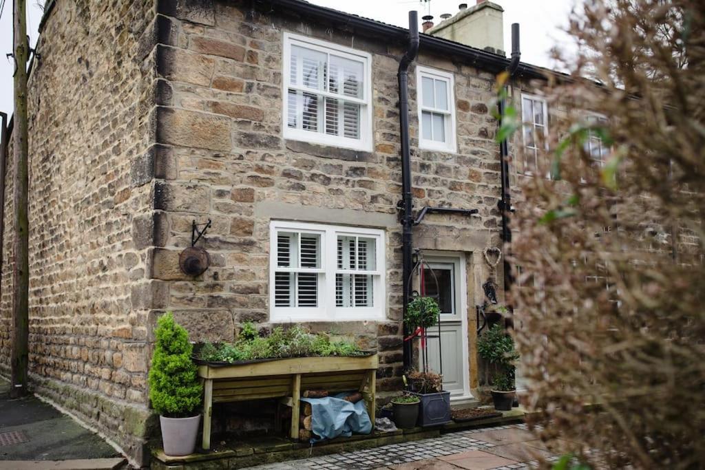 1800 Period Grade 2 Listed Cottage Addingham Экстерьер фото